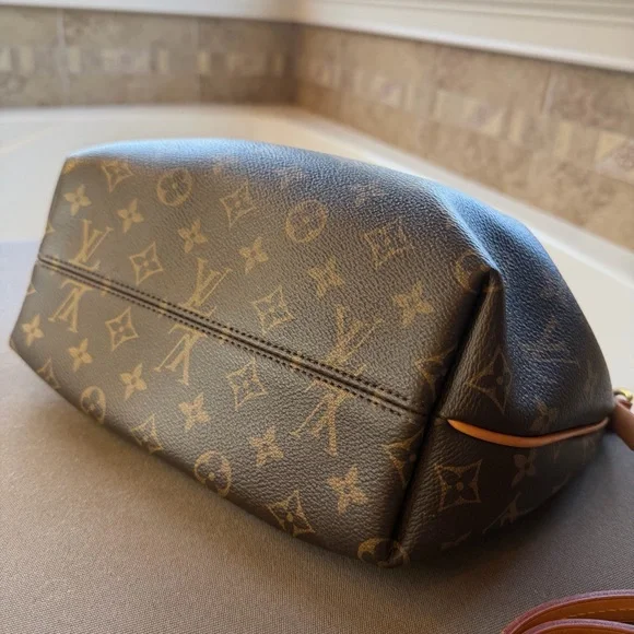Louis Vuitton Turenne PM Monogram Canvas Hand and Shoulder Bag - Picture 3 of 14